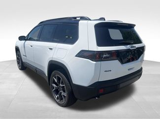 New 2026 Jeep Cherokee Overland w/ Trailer Tow Group AWD/4WD video 3