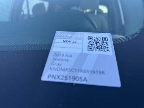 Used 2019 Kia Sedona L image 24