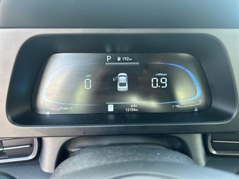 Used 2025 Hyundai Elantra Sport FWD image 17