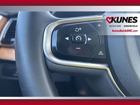 Used 2024 Volvo XC90 B5 Plus image 22