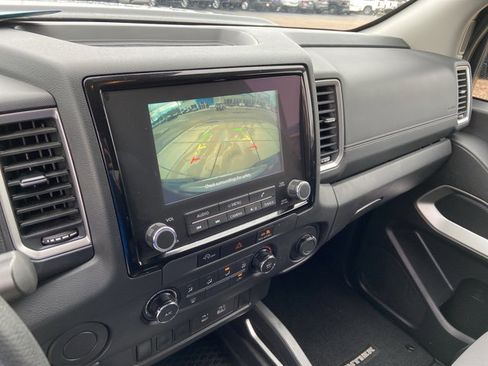 Used 2024 Nissan Frontier SV image 35