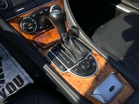 Used 2009 Mercedes-Benz SL 550 w/ Premium I Pkg image 30