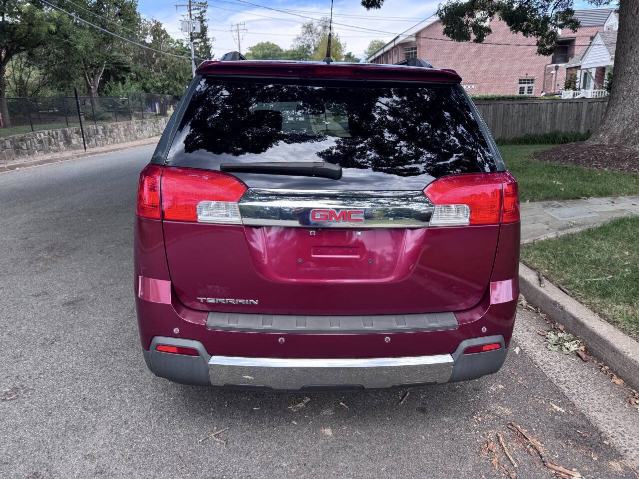 Used 2011 GMC Terrain SLT FWD image 4