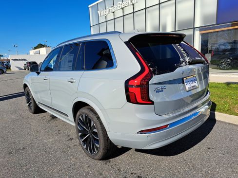 New 2026 Volvo XC90 T8 Plus image 4