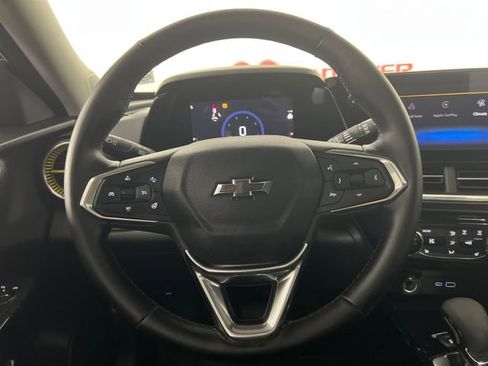 Used 2024 Chevrolet Trax ACTIV w/ Sunroof Package image 15