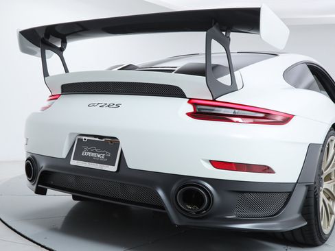 Used 2018 Porsche 911 GT2 RS image 16