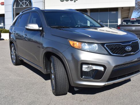 Used 2013 Kia Sorento SX w/ SX Premium Pkg image 3