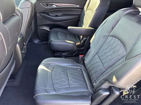 Used 2023 Buick Enclave Avenir image 25