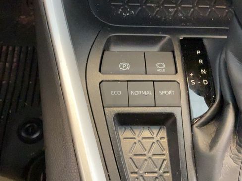 Certified 2025 Toyota RAV4 XLE FWD image 8