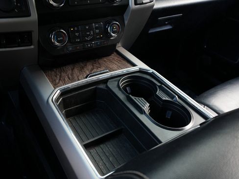 Used 2019 Ford F250 Lariat w/ Lariat Value Package image 26