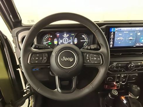 Used 2024 Jeep Wrangler Unlimited AWD/4WD image 13