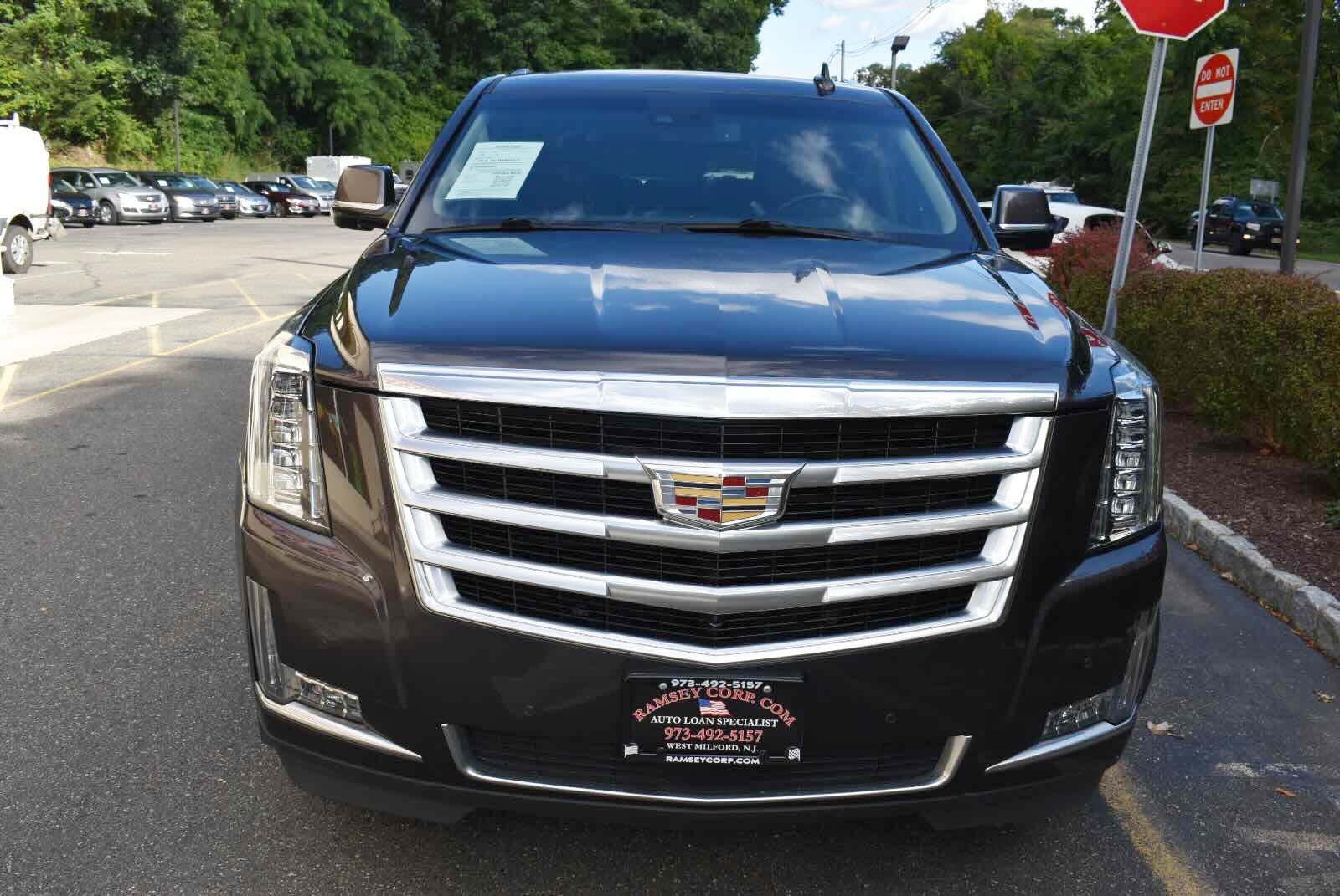 Used 2016 Cadillac Escalade ESV Premium AWD/4WD image 9