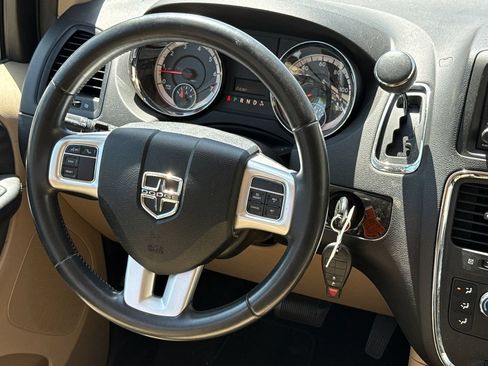 Used 2015 Dodge Grand Caravan SE w/ Quick Order Package 29E SE FWD image 11