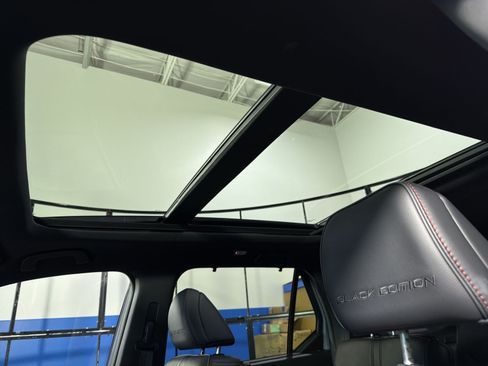 Used 2025 Honda Pilot Black Edition image 27