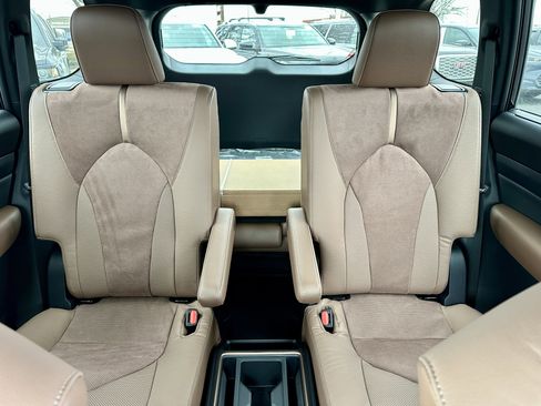 New 2026 Toyota Grand Highlander AWD Hybrid image 33