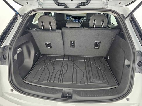 New 2027 Chevrolet Bolt LT w/ Comfort Package FWD image 14