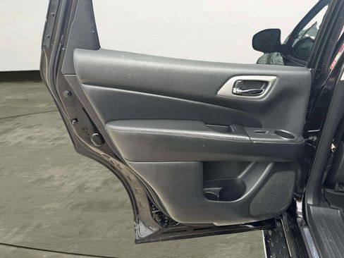 Used 2014 Nissan Pathfinder Platinum w/ Cargo Package image 12