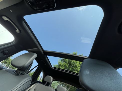 Certified 2025 Mercedes-Benz GLC 300 image 28