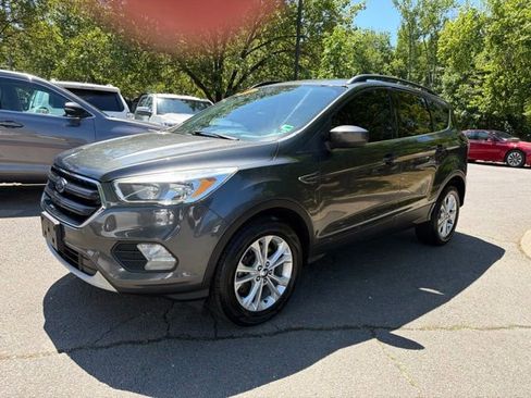 Used 2018 Ford Escape SE AWD/4WD image 3