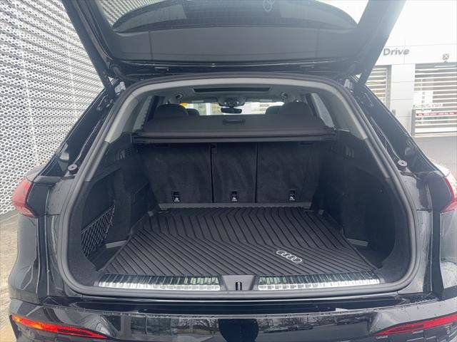 Used 2025 Audi Q5 Premium w/ Convenience Package AWD/4WD image 34
