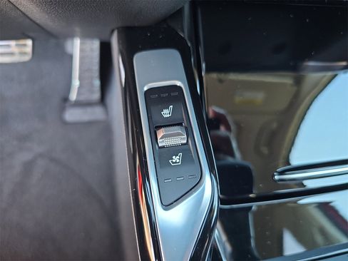 Used 2023 Kia Sorento SX Prestige image 20