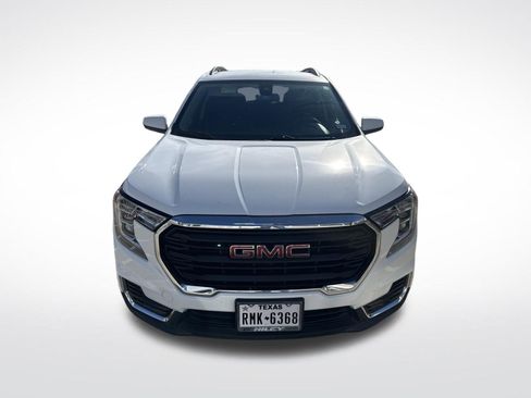Used 2022 GMC Terrain SLE w/ Driver Convenience Package FWD image 2