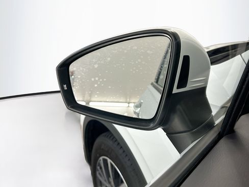 Used 2021 Volkswagen Tiguan S image 16