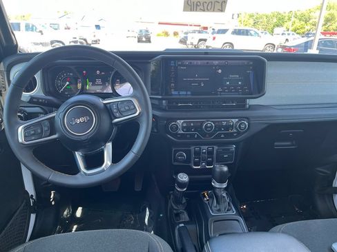 Used 2024 Jeep Wrangler Unlimited Sahara AWD/4WD image 13