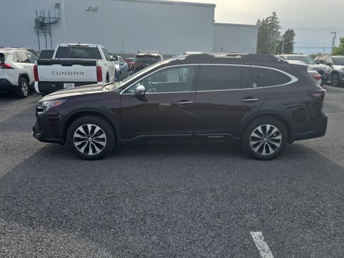 Used 2023 Subaru Outback Touring AWD/4WD image 4