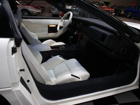 Used 1988 Chevrolet Corvette Coupe image 39