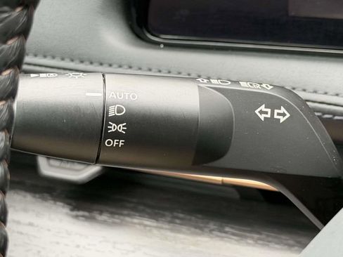 Used 2023 Nissan Ariya FWD image 24