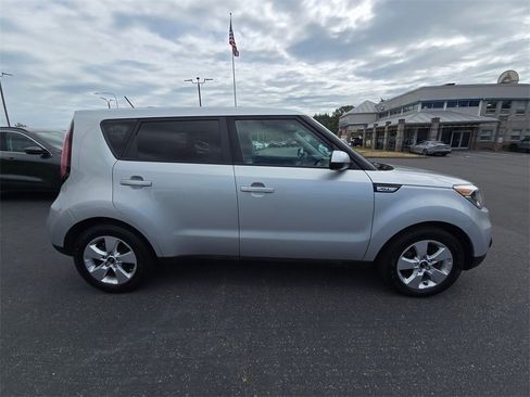 Used 2018 Kia Soul image 3