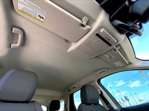 Used 2020 Land Rover Discovery Sport Standard image 13