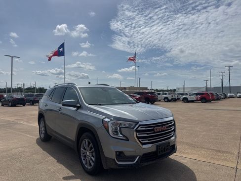 Used 2024 GMC Terrain SLT w/ Infotainment Package II AWD/4WD image 1