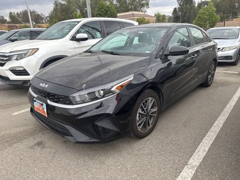 Used 2024 Kia Forte LXS FWD image 2