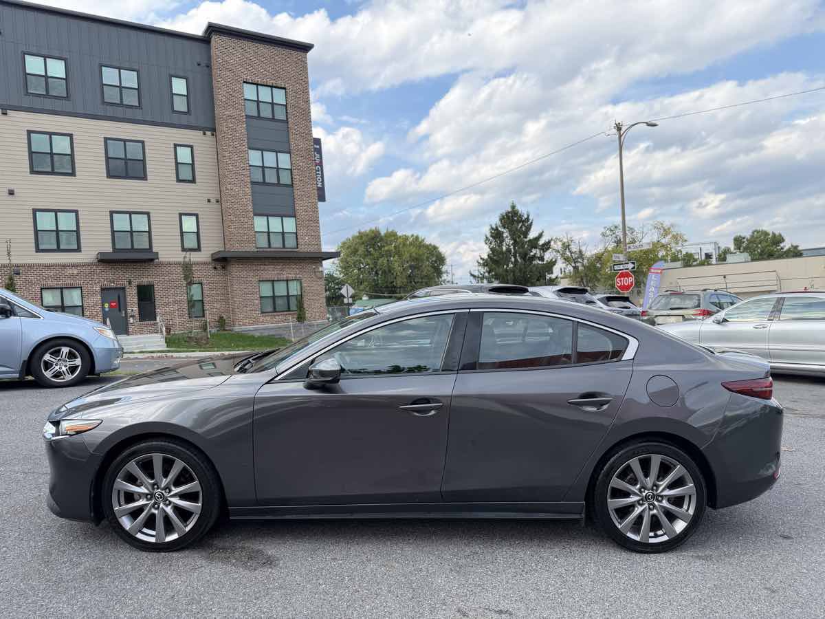 Used 2019 MAZDA MAZDA3 Sedan w/ Premium Package FWD image 4