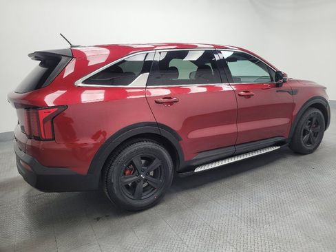 Used 2021 Kia Sorento LX image 10