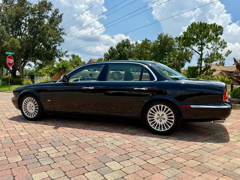 Used 2006 Jaguar XJ Vanden Plas image 4