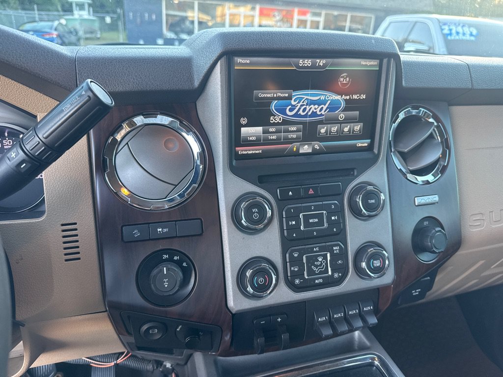 Used 2016 Ford F250 Lariat w/ Lariat Ultimate Package AWD/4WD image 16