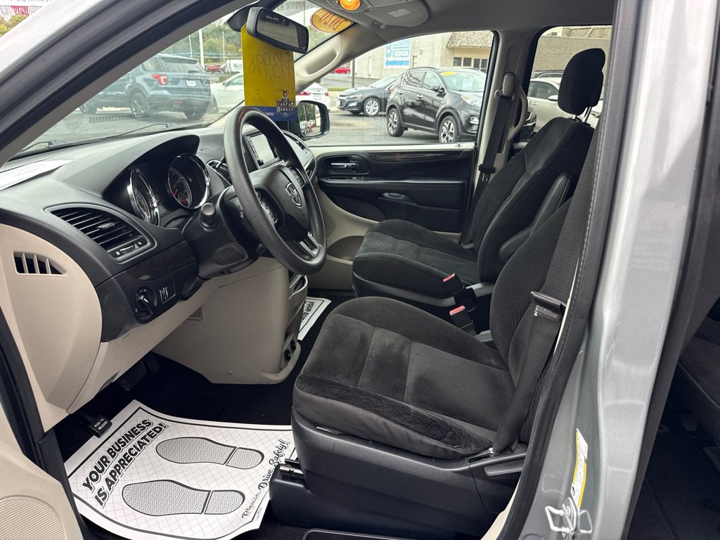 Used 2020 Dodge Grand Caravan SE FWD image 11