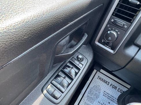 Used 2018 RAM 1500 Express image 25