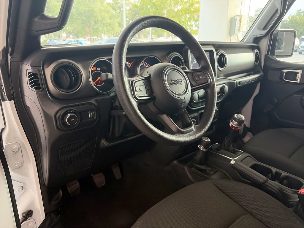 Used 2023 Jeep Wrangler Sport AWD/4WD image 12