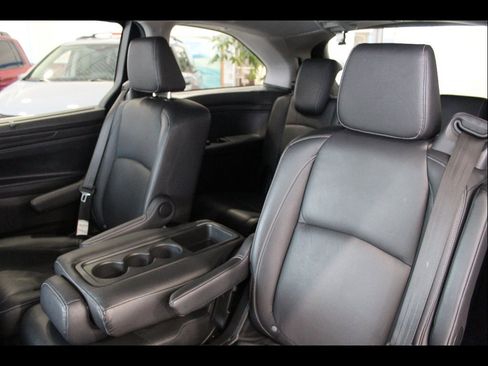 Certified 2024 Honda Odyssey EX-L image 17