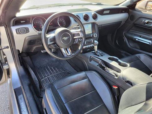 Used 2016 Ford Mustang Premium image 14