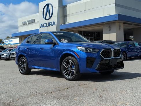 Used 2025 BMW X2 xDrive28i w/ M Sport Package image 2