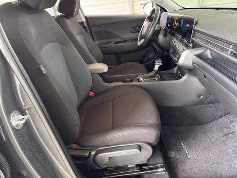 Certified 2025 Hyundai Kona SEL FWD image 17