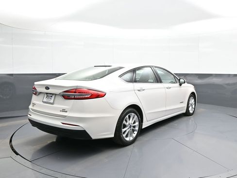 Used 2019 Ford Fusion SE FWD image 6