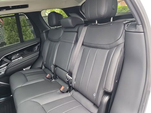 Used 2025 Land Rover Range Rover SE AWD/4WD image 40
