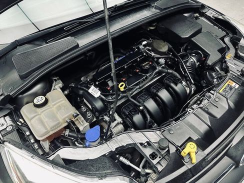 Used 2014 Ford Focus SE w/ SE Winter Package FWD image 45