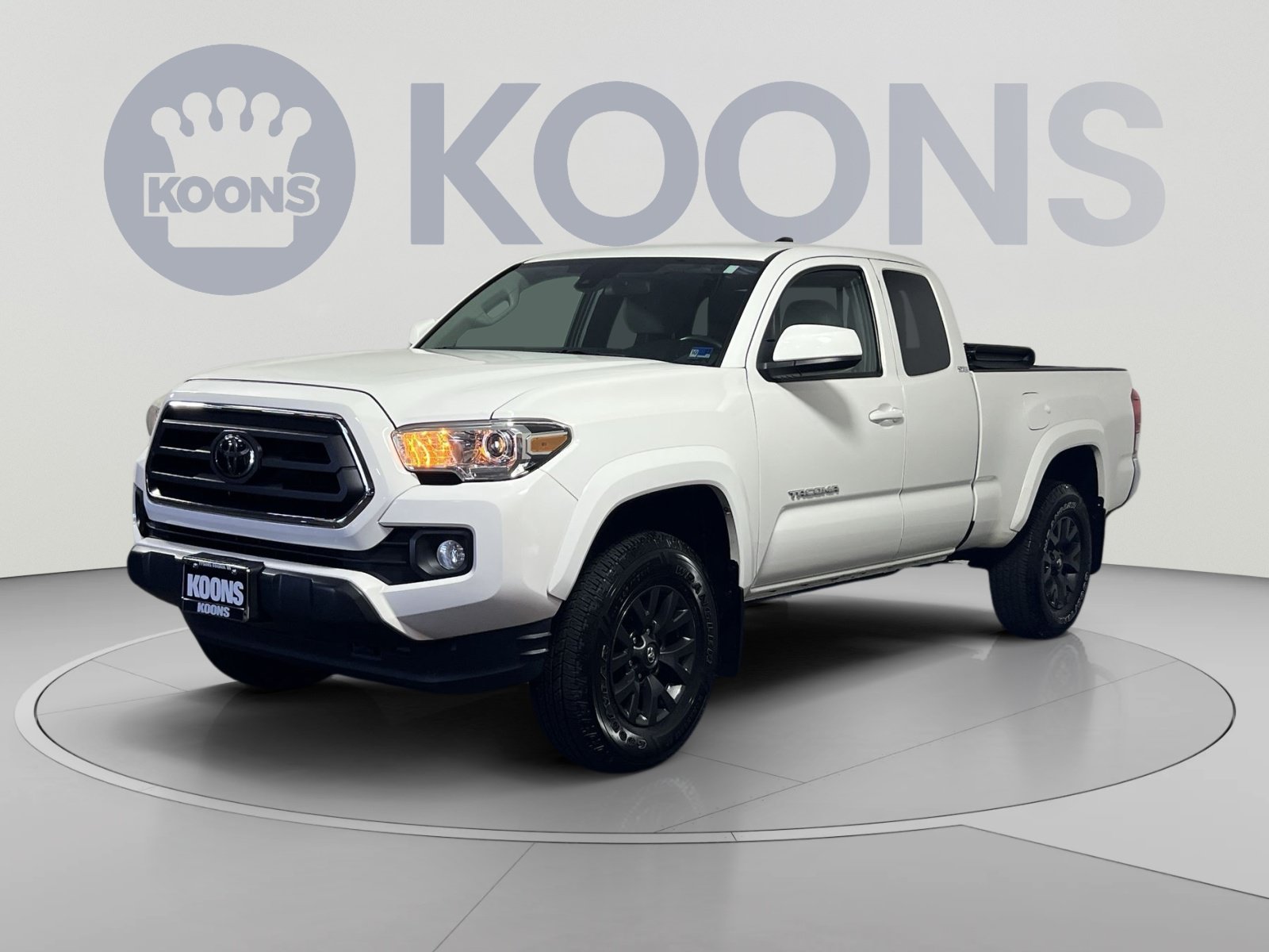 Used 2022 Toyota Tacoma SR5 w/ SR5 Appearance Package (SM) AWD/4WD image 1